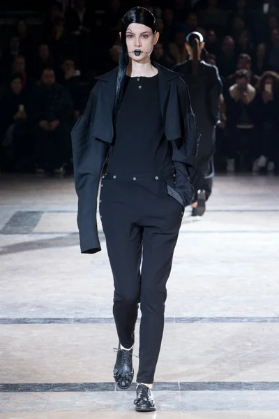 Look 19